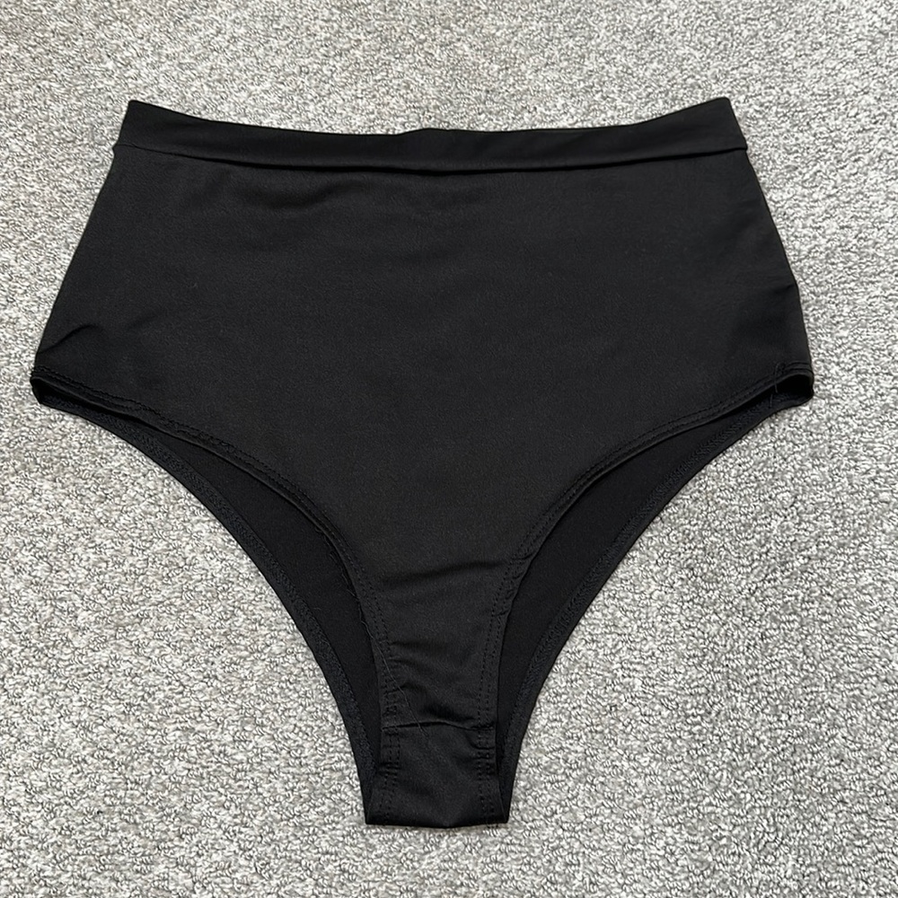 Black high waisted bottoms